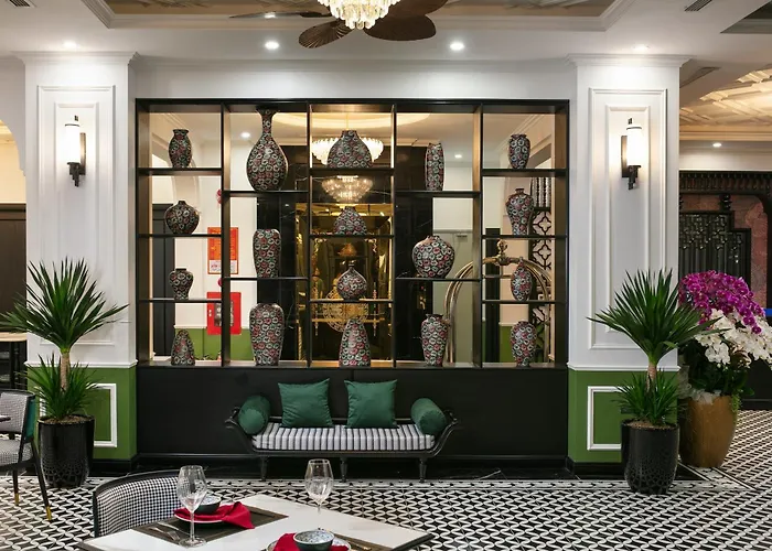 Elegant Boutique Hotel Ha Long
