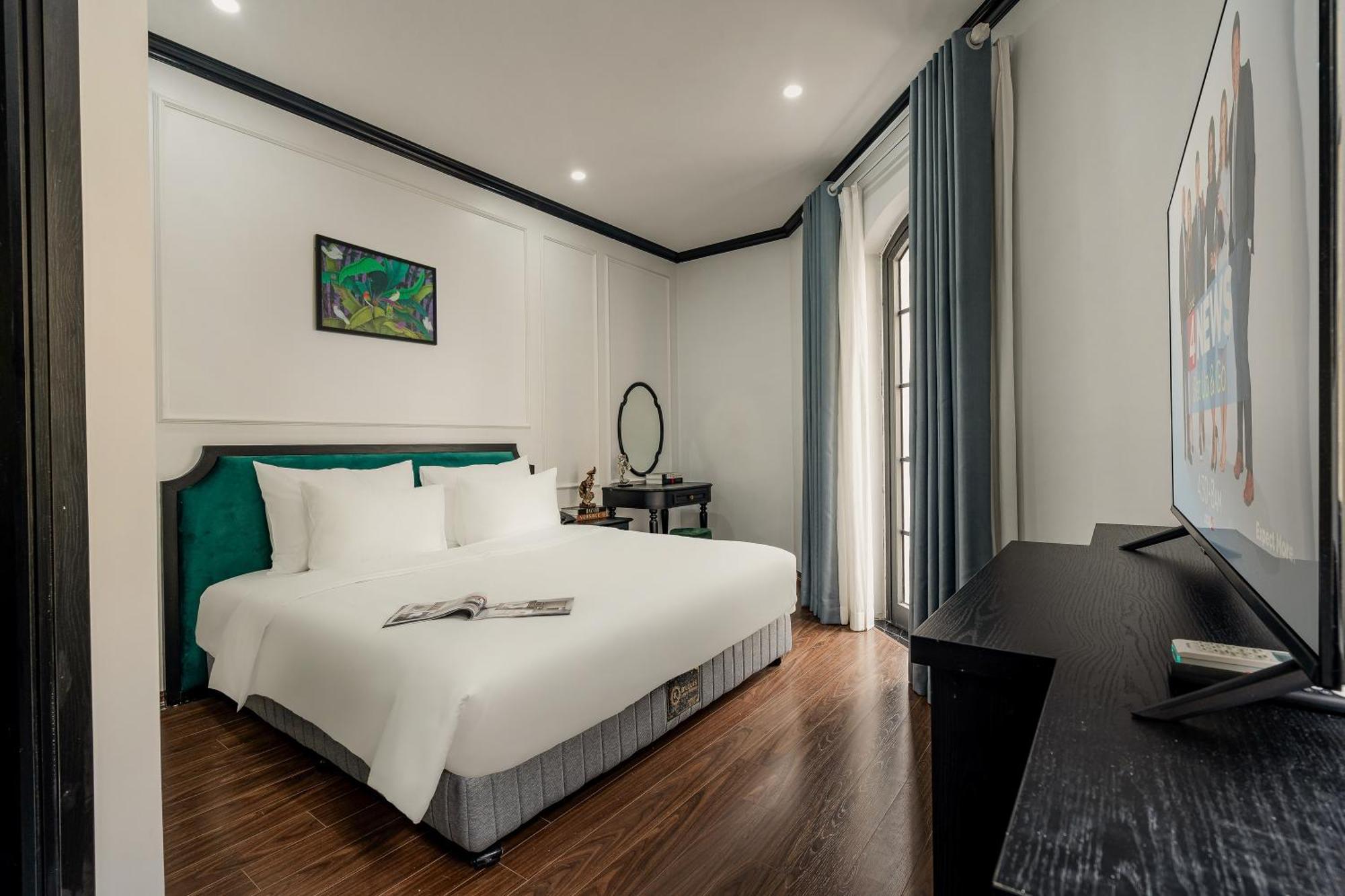 Elegant Boutique Ha Long