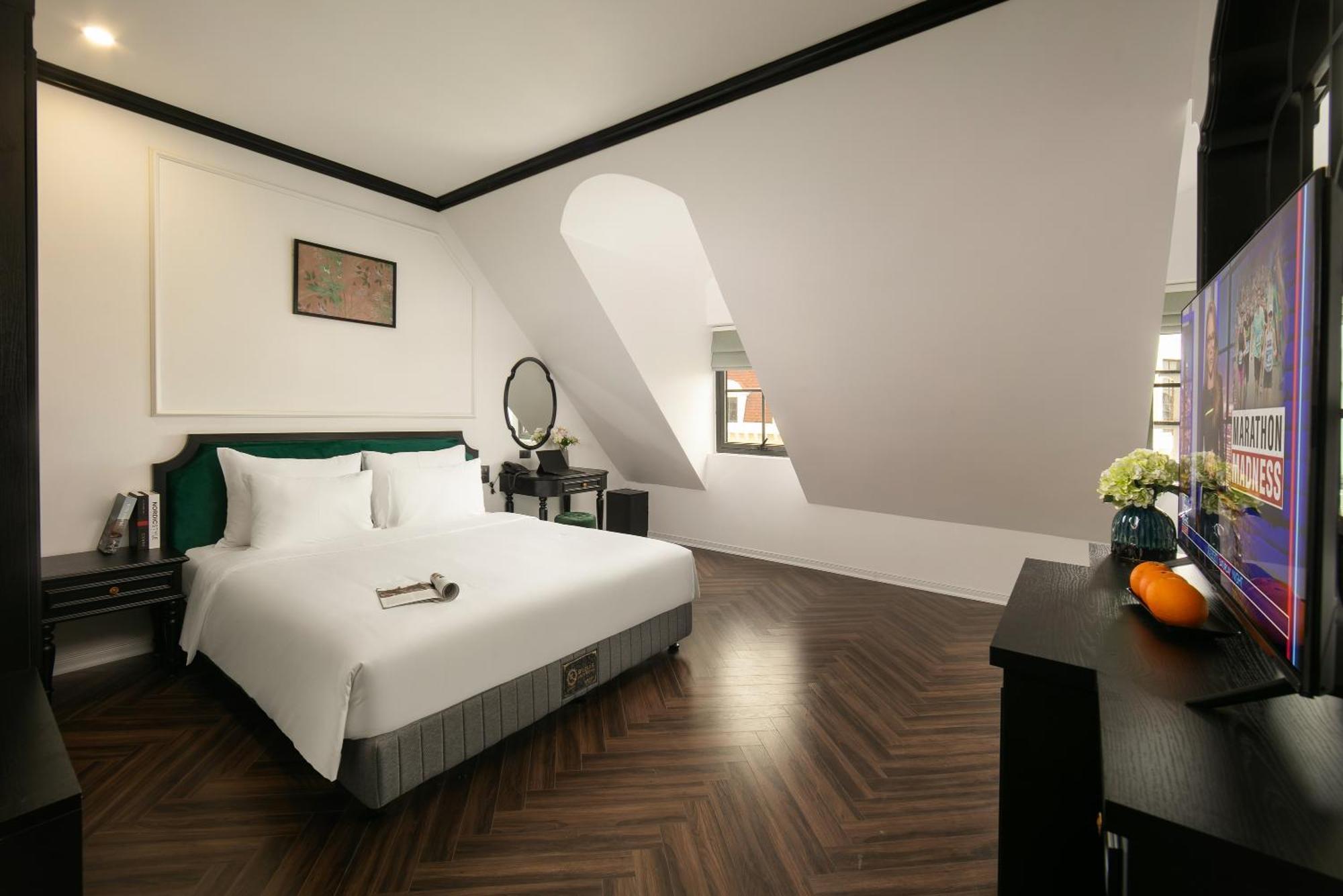 Elegant Boutique Hotel 4*